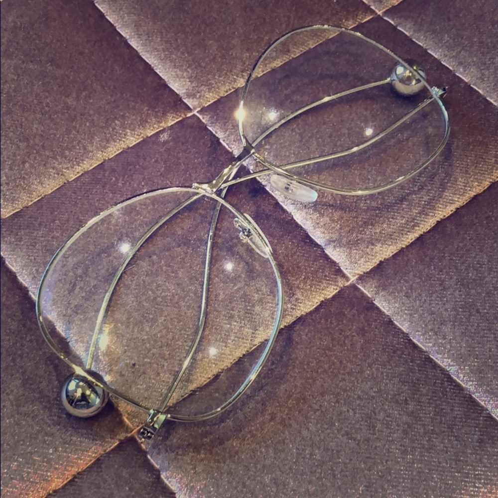 Clear fashion sunglasses